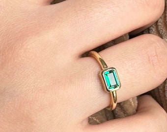 Emerald Ring Gold Emerald Stackable Ring Baguette Ring Gold Emerald Green Ring May Birthstone Ring Valentine's Day Gift Mothers Day Gift