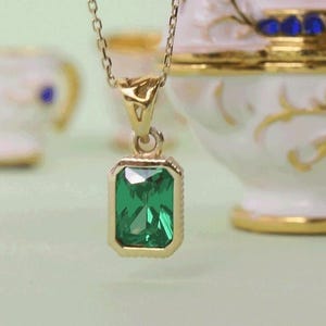 14k Solid Gold Emerald Pendant, Green Gemstone Necklace, May Birthstone Gift for Her, Vintage Quiet Luxury Jewelry
