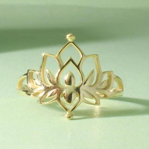14K Solid Gold Lotus Flower Ring: Nature-Inspired Cage Band