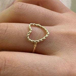 10K 14K 18K Gold Heart Ring, Dainty Minimalist Love Jewelry, Romantic Valentine’s or Birthday Gift for Her