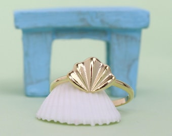 14k Gold Seashell Ring: Dainty Beach Stacking Jewelry