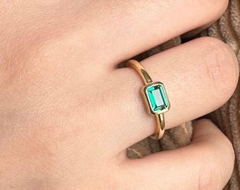 10k Gold Emerald Baguette Ring: Bold Gold Gift
