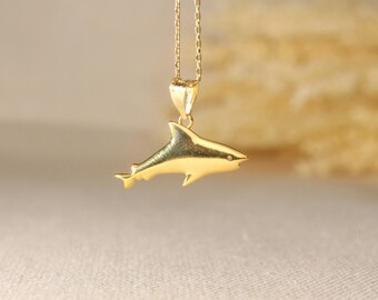 14k Gold Shark Pendant Necklace: Sea Animal Jewelry