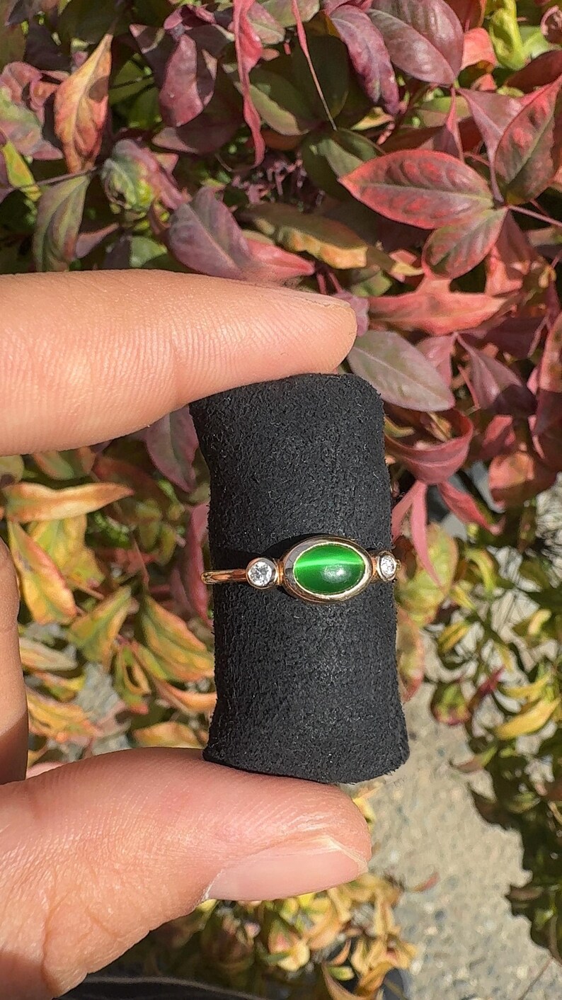 14k Gold Jade Ring: Green Gemstone & Lab Diamond Accent image 7