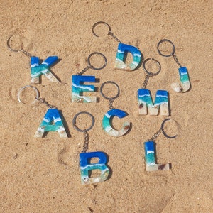 Llavero playa - letra resina - inicial llavero - regalo personalizado - llavero verano