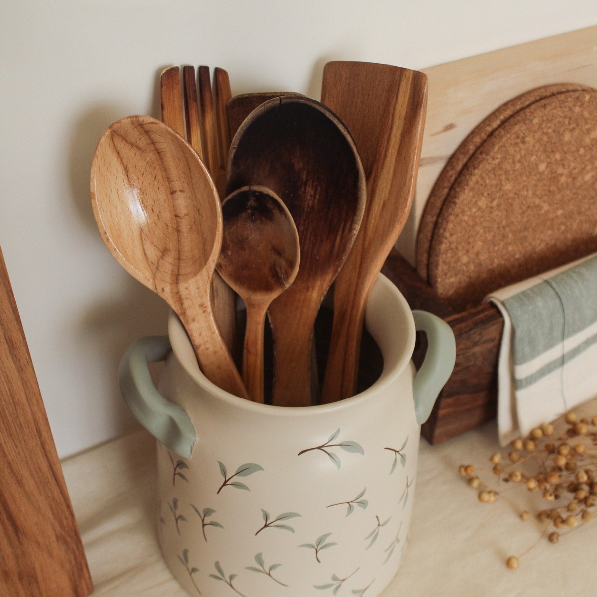 Green Leaf Pattern Utensil Holder, Handmade Kitchen Organizer, Handled Ceramic Vase, Housewarming Gift, Handmade Crock for Kitchen Decor - Etsy