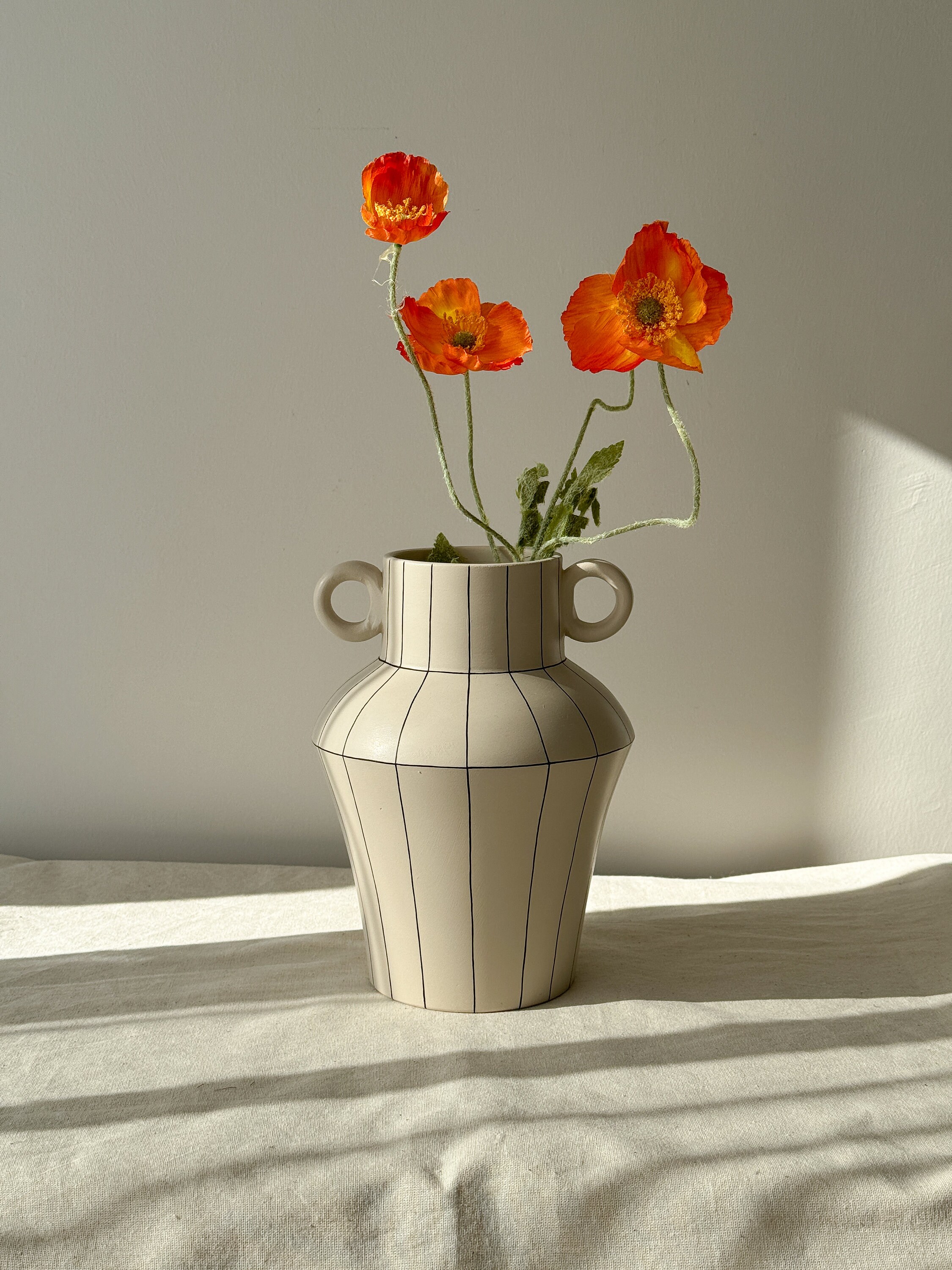 工芸品 Scandinavian Vintage vase Scandinavian ceramic vase with blue, ecru & white decor