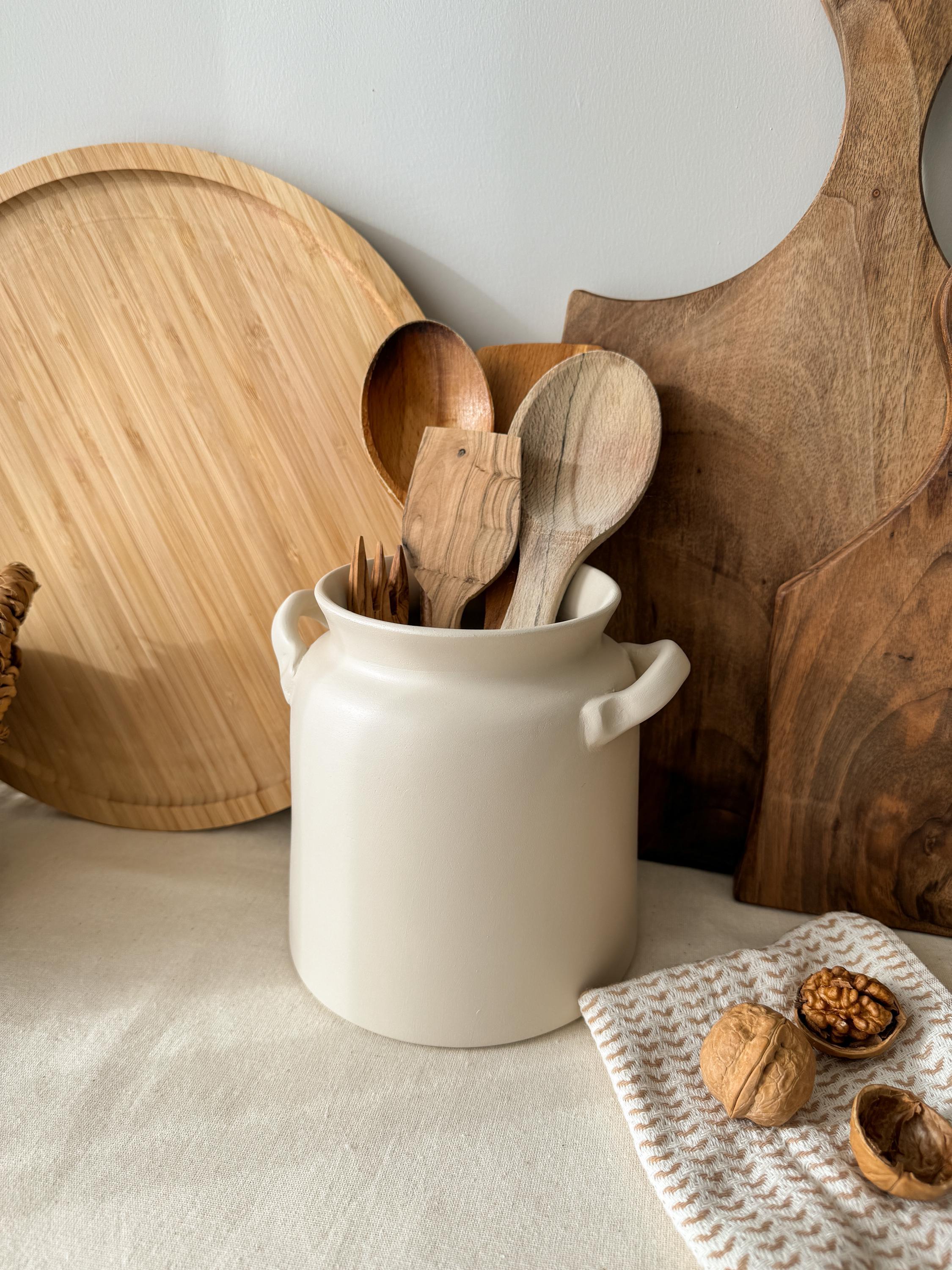 Beige Keramik Utensilienhalter, Küchentopf, Minimalistische Keramikvase, Handgemachter Utensilientopf, Housewarminggeschenk