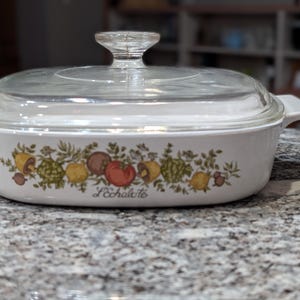 Corning Ware 1970s spice o' life 1-Quart Saucepan Casserole  A-1-B L'Echalote, lid included.
