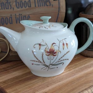 Vintage Wedgwood Tiger Lily Teapot | England Floral Teapot | Mid Century Style Tea Pot with Lid | Cottagecore Kitchen Decor