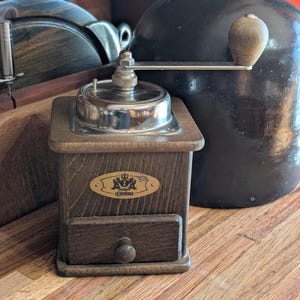 Vintage Zassenhaus Coffee Grinder, Manual Crank, Made in West Germany