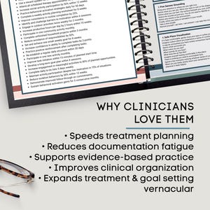 K&ouml;nnte beinhalten: Ein spiralgebundener Planer mit wei&szlig;en Seiten, schwarzem Text, Aufz&auml;hlungslisten f&uuml;r Verhaltensziele und Abschnitten mit den Titeln Five Senses Grounding und Safe Place Visualization. Darunter steht der Text WHY CLINICIANS LOVE THEM mit f&uuml;nf Punkten.