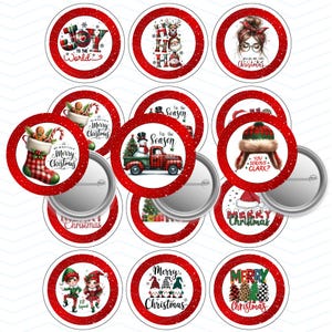 Peut inclure: Douze boutons de Noël rouge et blanc avec différents motifs, dont un bonhomme de neige, un sapin de Noël, une chaussette et un bonhomme en pain d'épices. Les boutons ont un fond blanc avec des paillettes rouges et une bordure rouge.