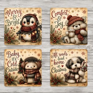 Puede incluir: Un juego de cuatro posavasos cuadrados con ilustraciones de un pingüino, un oso de peluche, un erizo y un cachorro, cada uno con accesorios de invierno. El texto dice Merry & Bright, Comfort & Joy, Baby it's Cold Outside y All roads lead home at Christmas.