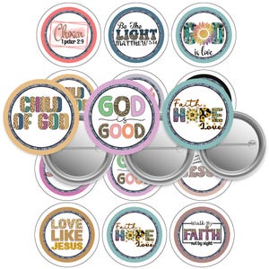 神は愛です キリスト教の名言 - 2.25 - ボタンピン - 3個購入で1個無料 - 下記の説明をご覧ください - デジタルダウンロード - カットライン 2.625インチ - 画像領域 2.063インチ