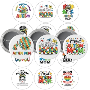 Pode incluir: Dez botões redondos com diferentes designs que celebram a conscientização sobre o autismo. Os botões apresentam peças de quebra-cabeça coloridas, borboletas, elefantes e texto que diz "Mãe autista" em diferentes variações.