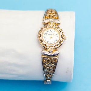 Times square hotsell diamond quartz watch
