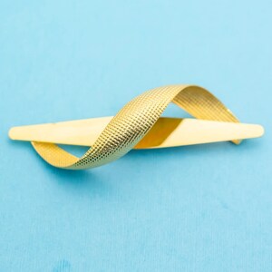 Vintage Art Nouveau Swirl Brooch N18