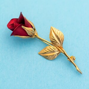 Vintage Elegant Rose Brooch - N2