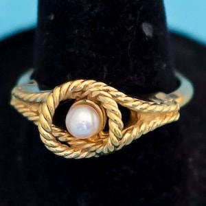 Vintage Roped Pearl Ring by Avon - Size 7 1/2 - N8