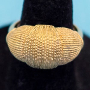 Vintage Golden Beetle Ring by Avon - Size 6 - N28