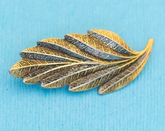 Vintage Classy Folded Leaf Brooch - N27