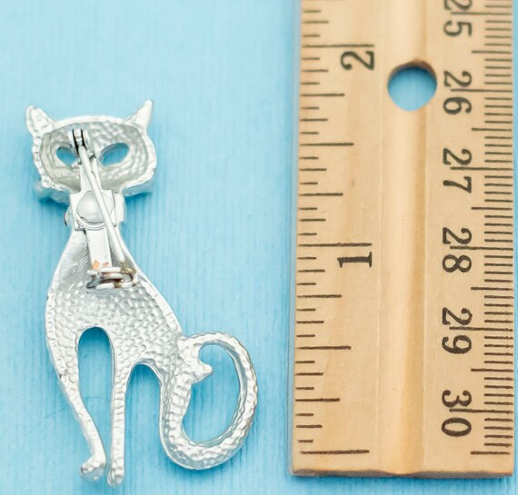 Vintage Silver Tone Elegant Feline Brooch N18 - image 2