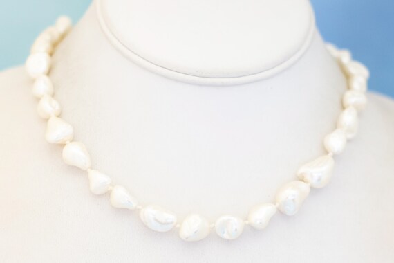 18 inch, Vintage White Faux Pearl Stones Beaded N… - image 2