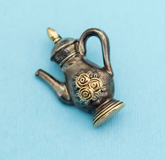 Vintage Ancient Kettle Brooch by Best N18