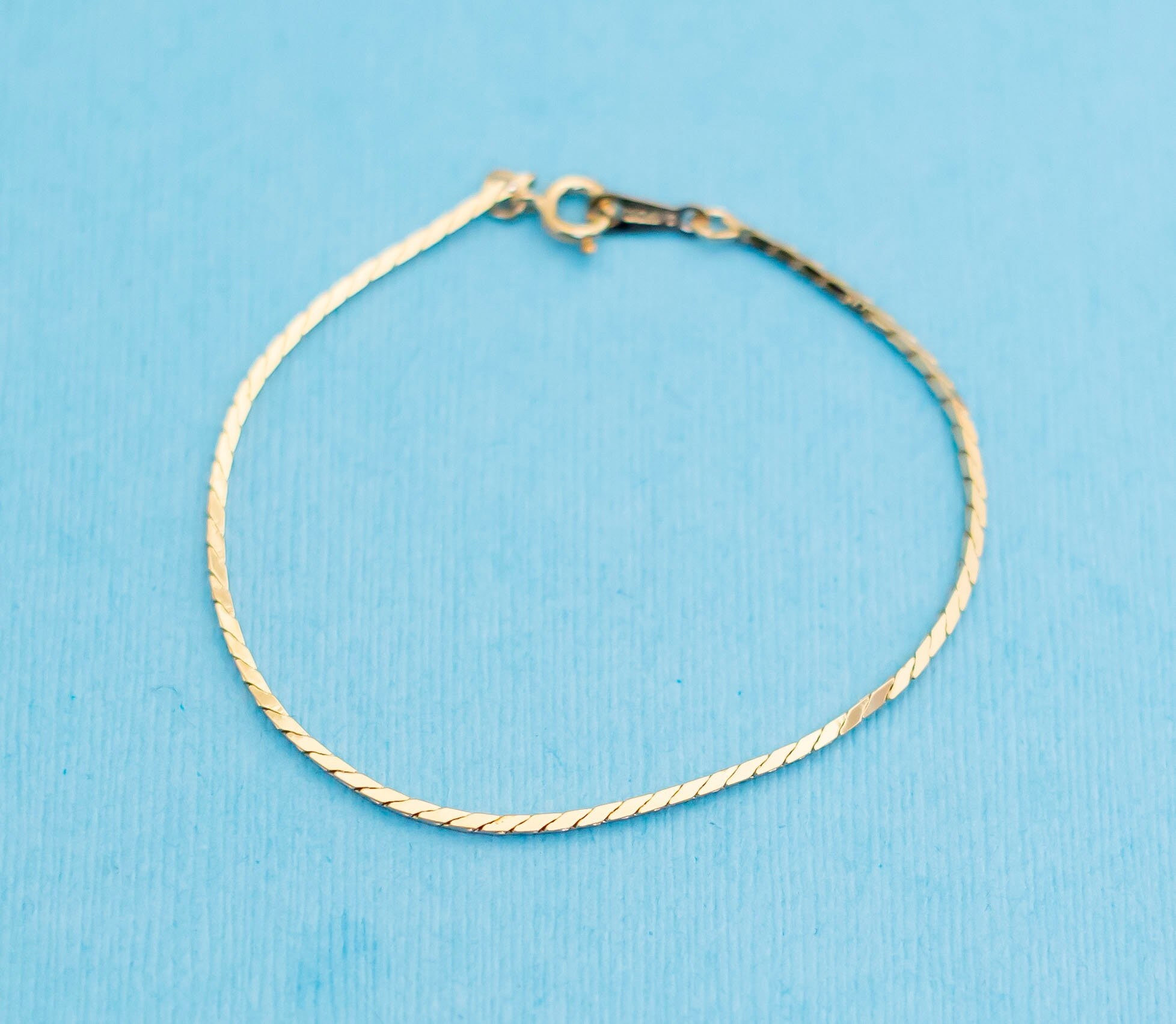 エイボンのヴィンテージ シンプル&クラッシー ブレスレット - 6 3/4