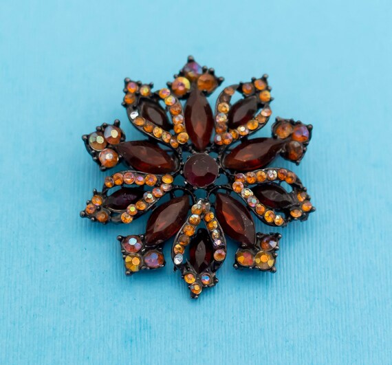 Vintage Art Deco Orange Flower Brooch N21 - image 1