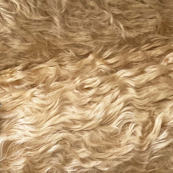 CDW65 Light Honey, Curly Distressed and Wavy, Schulte Mohair for Teddy Bears