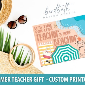 Weniger Teachin' More Beachin' - Sommer-Lehrer-Geschenkanhänger - vollständig anpassbar - sofortiger digitaler Download