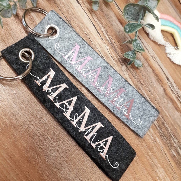 Personalisierter Schlüsselanhänger aus Filz "Mama Design" * Filzanhänger individualisierbar auch mit "Mom, Dad, Oma, Opa"