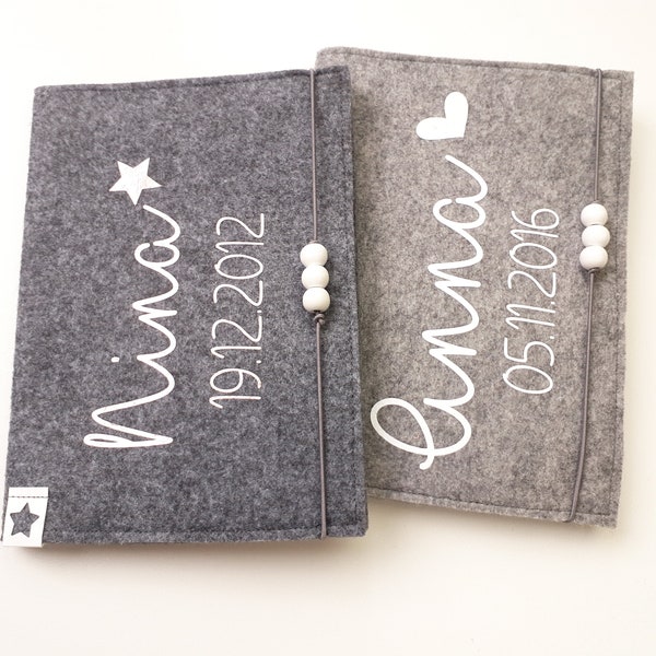 U-booklet cover made of felt light gray or dark gray, U-booklet cover customizable, U-booklet cover with vaccination certificate, U-booklet cover for boys and girls