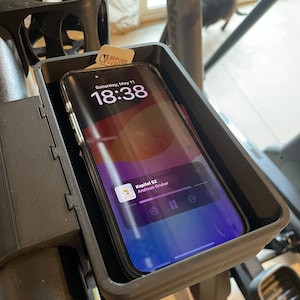 Handytasche passend für Nordictrack X24 Laufband. Leichte Montage. ideal für iPhone, GU, Energy Gel, TV-Remote