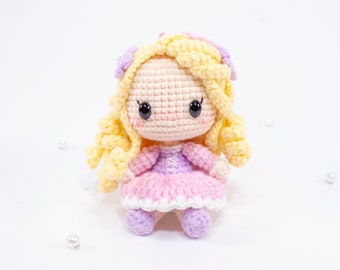 Crochet princess doll, princess keychain, amigurumi princess keychain, princess crochet keychain, handmade princess doll