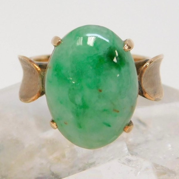 Gorgeous 14kt 1950s Jade Cobachon size 5 ring