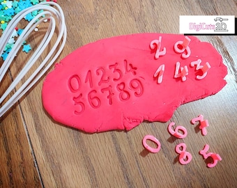 Plastic Numbers and symbols STAMPS for Cookies decoration 2 cms - Numbers from 0 to 9 and symbols &,#,?, ! - 3D printed for cookie dough