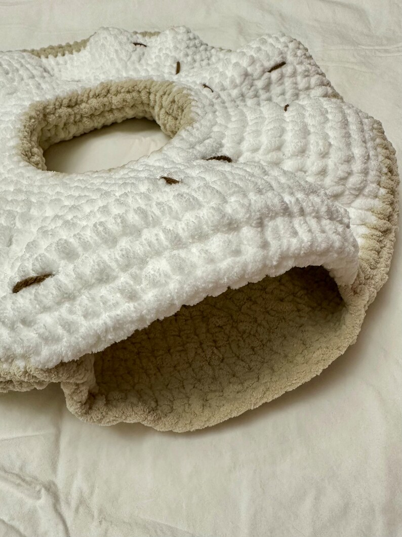 LARGE SIZE Cozy Crochet Sprinkle Donut Hide for Snakes and Small