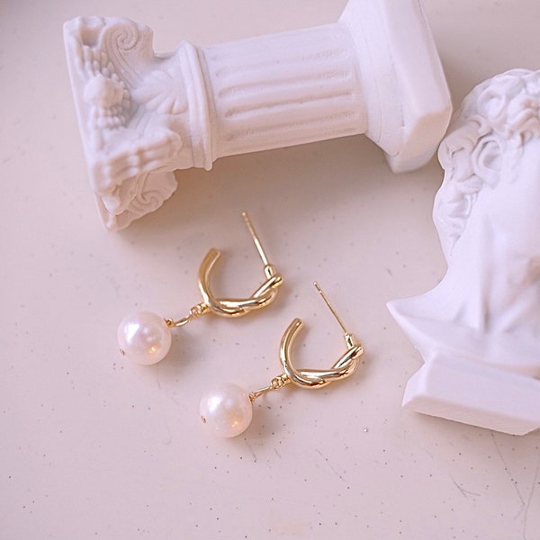 Knot pearl earrings, dainty earrings, minimalist tie knot earrings, gift for her, freshwater pearl, bridesmaid gift