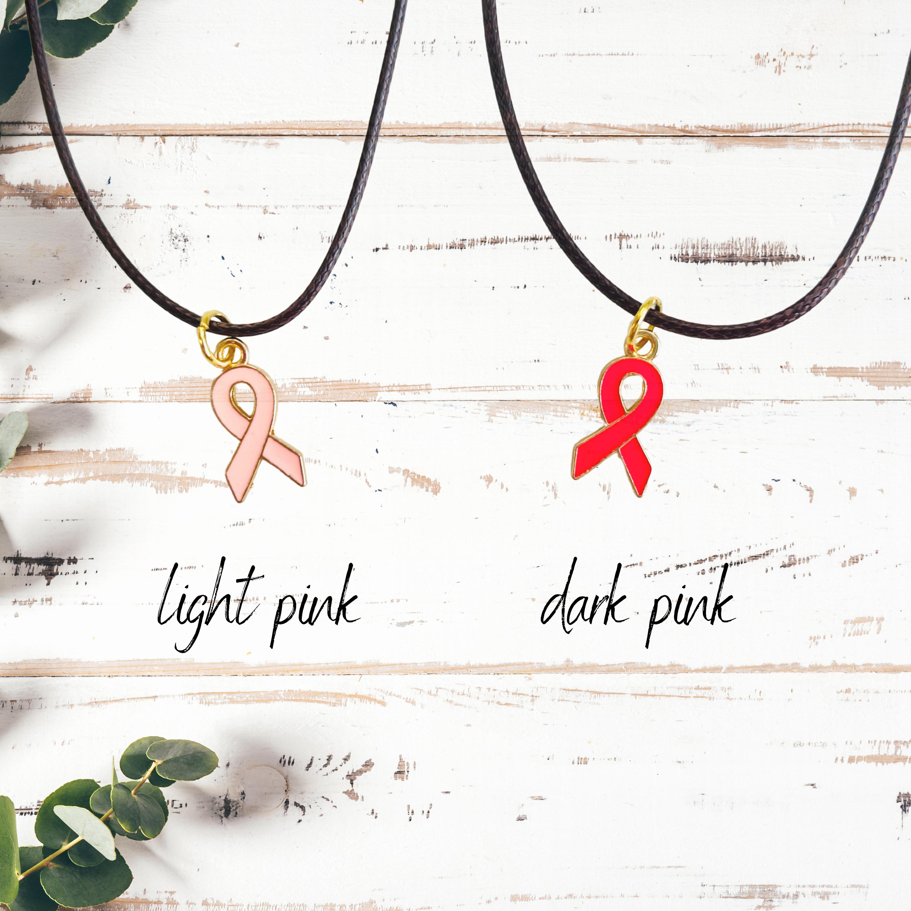 Collana personalizzata con nastro rosa: regalo per la sensibilizzazione sul cancro al seno - Italia Collana personalizzata con nastro rosa: regalo per la sensibilizzazione sul cancro al seno - Italia