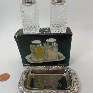 Vintage salt pepper shaker NO 92726 house brand#293