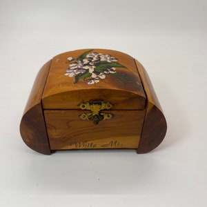 Vintage Round Top Hand Made Wooden Trinket Box W/ Hinged Lid #305