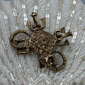 Rare vintage ALVA  MUSEUM REPLICA gold tone aztec maya Alligator #89