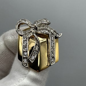 Gift Box Brooch Rhinestone decorated silver plated and gilded Thailand #030