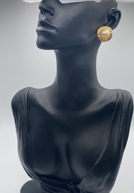 Vintage givenchy pearl earring 1980