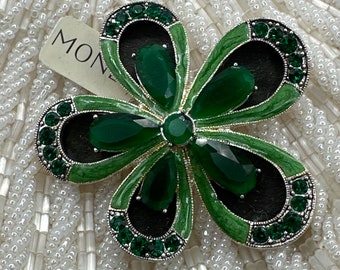 Amazing vintage monet enamel green flower brooch #131