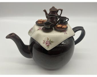 Paul Cardew T. Pott & Sons Hardware Market Stall Tea Pot Retired