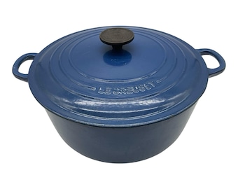 Le Creuset  Vtg Cast Iron Blue Enameled  "G" or #28 Dutch Oven With Lid 7.25 Qrt